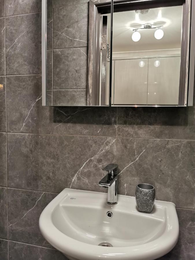 Palaz 2 - 2 Bedroom Flat Edmonton Εξωτερικό φωτογραφία