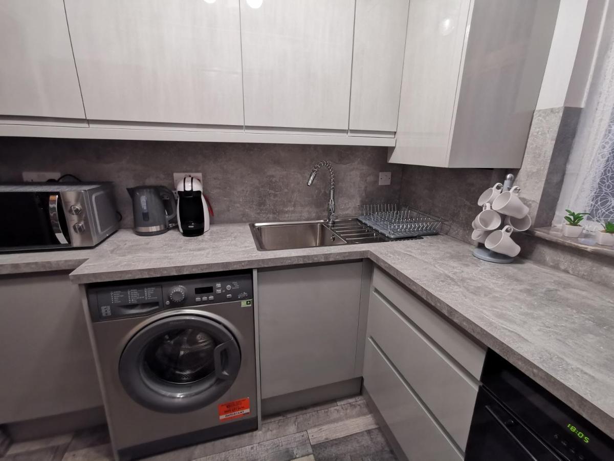 Palaz 2 - 2 Bedroom Flat Edmonton Εξωτερικό φωτογραφία