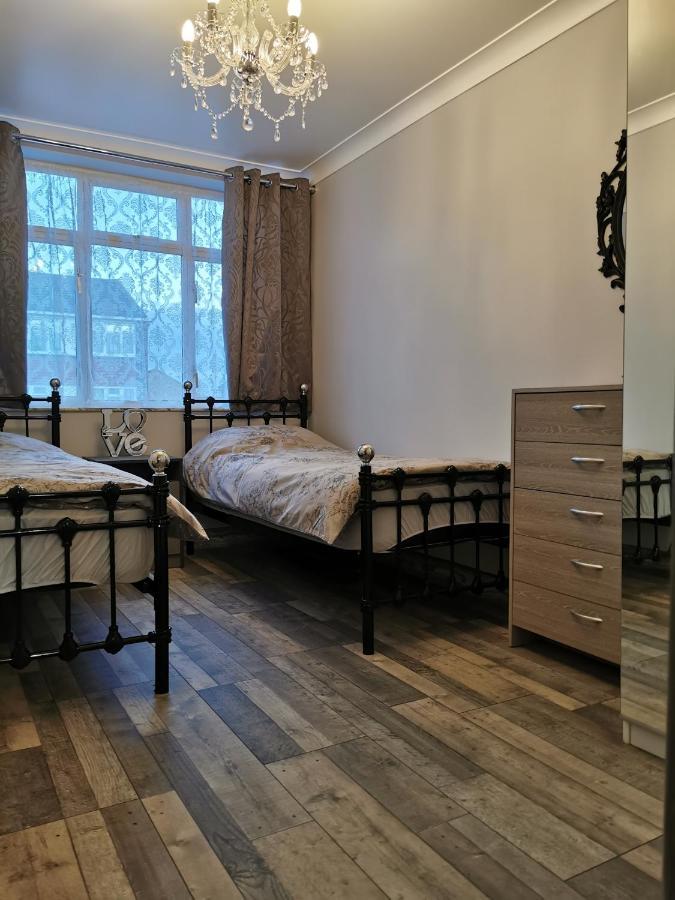 Palaz 2 - 2 Bedroom Flat Edmonton Εξωτερικό φωτογραφία