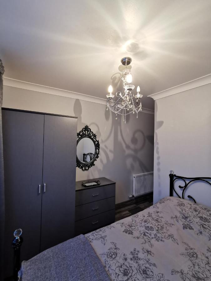 Palaz 2 - 2 Bedroom Flat Edmonton Εξωτερικό φωτογραφία