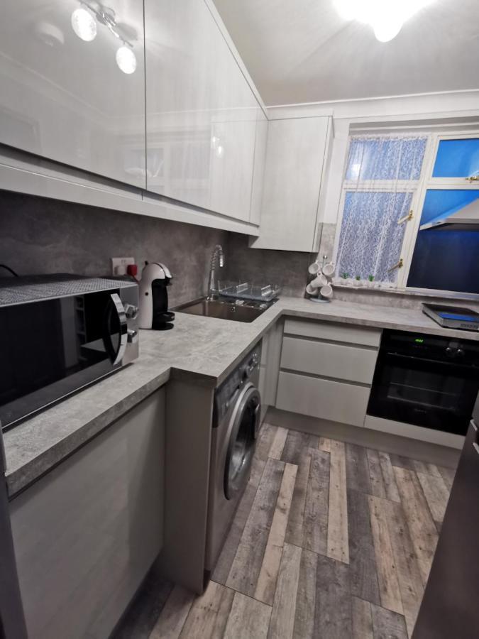 Palaz 2 - 2 Bedroom Flat Edmonton Εξωτερικό φωτογραφία