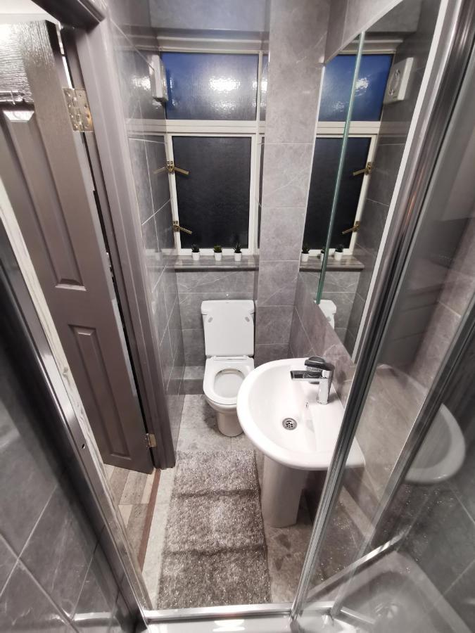 Palaz 2 - 2 Bedroom Flat Edmonton Εξωτερικό φωτογραφία